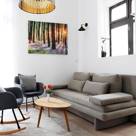 Apartment NIEBUHR Kurfürstendamm - Cozy Family&Business Flair welcomes you - Rockchair Apartments Berlin Exterior foto