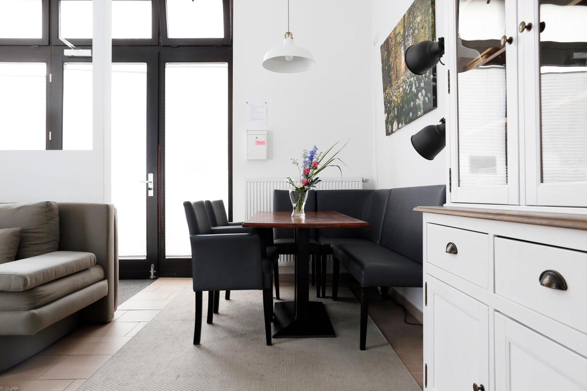 Apartment NIEBUHR Kurfürstendamm - Cozy Family&Business Flair welcomes you - Rockchair Apartments Berlin Exterior foto
